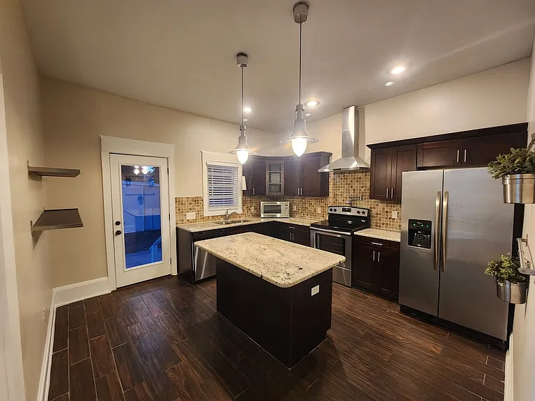 2812 N Morgan St — Photo 12