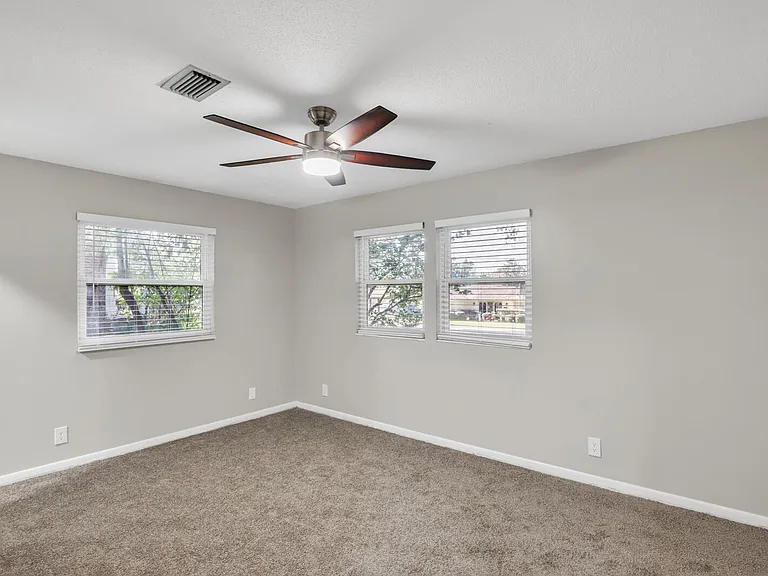 3917 Tara Hall Dr — Photo 13