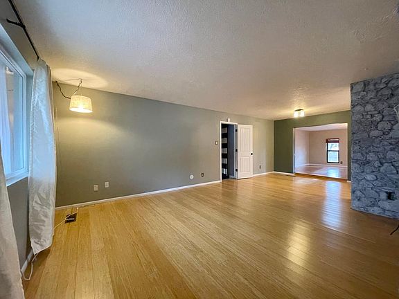 2nd image of 343 Kayenta Dr