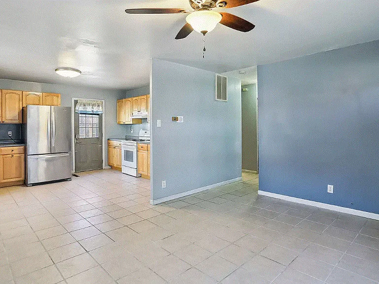 1706 Parkside Ter — Photo 5