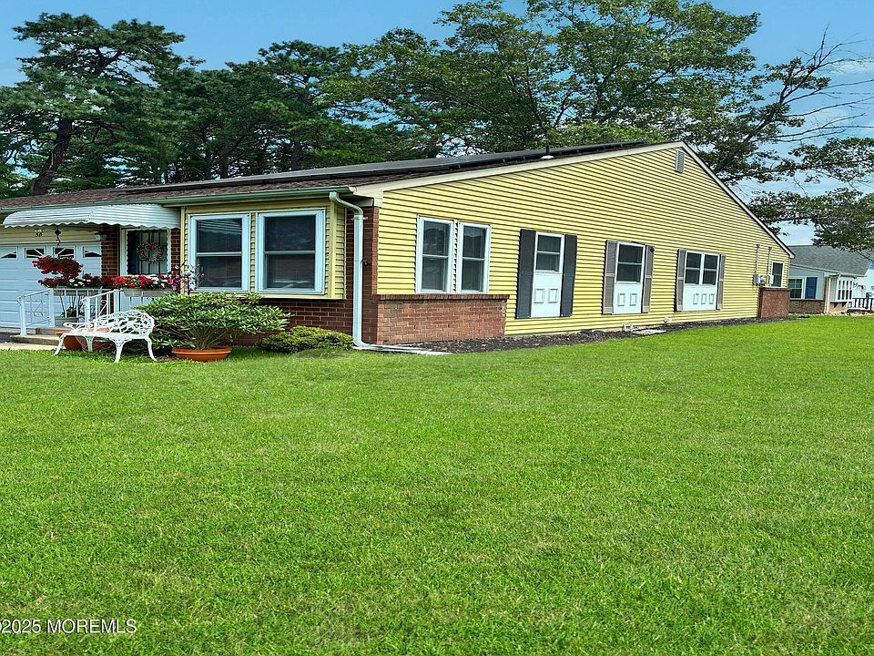 1st image of 5 Graystone Pl #62