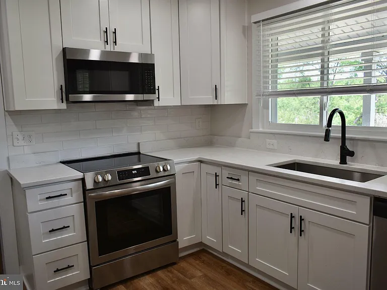 4055 Ringwood Rd — Photo 7