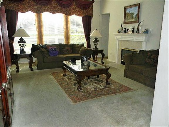 5th image of 3243 Lakeway Ln