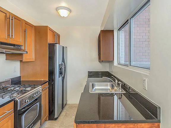 3rd image of 10210 Queens Blvd APT 801