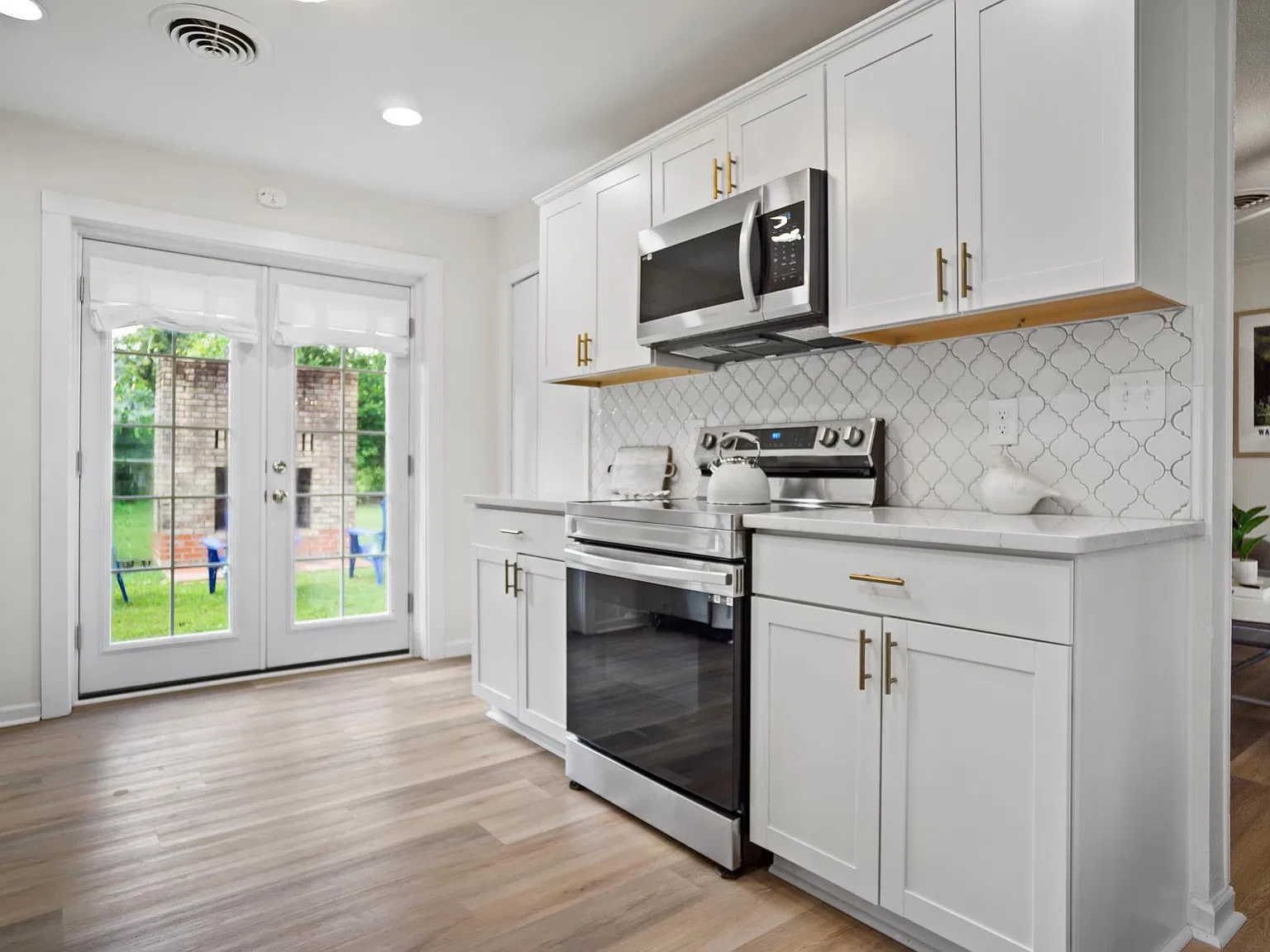 3 bed, 1.5 bath, 1440 sqft, $3,000 — Photo 4