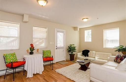2nd image of 215 Saratoga St #3AZ