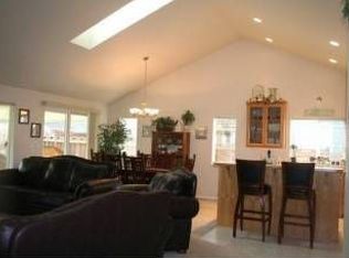 1052 Brotherton Ave, Eugene, OR 97404