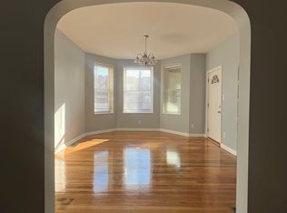 4152 W Nelson St #1, Chicago, IL 60641