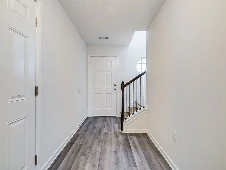 176 Barfield Way — Photo 5