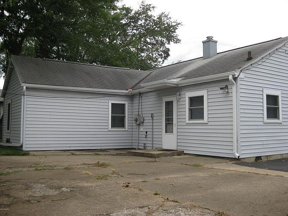 3rd image of 114 Carleton Dr S