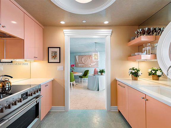 4th image of 1000 S Pointe Dr APT 1507