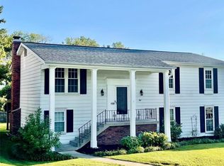 1138 Hobbs Mill Dr, Ballwin, MO 63021