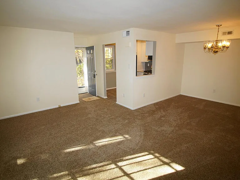 37 Belmont Sta — Photo 8