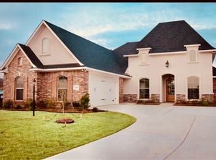 1204 Metairie Ln, Bossier City, LA 71111