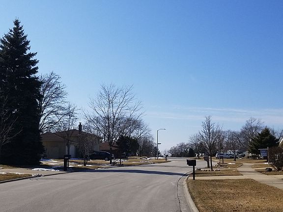 5th image of 8513 W 170th Pl