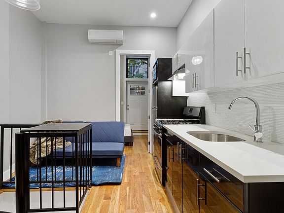 2nd image of 139 Essex St APT B
