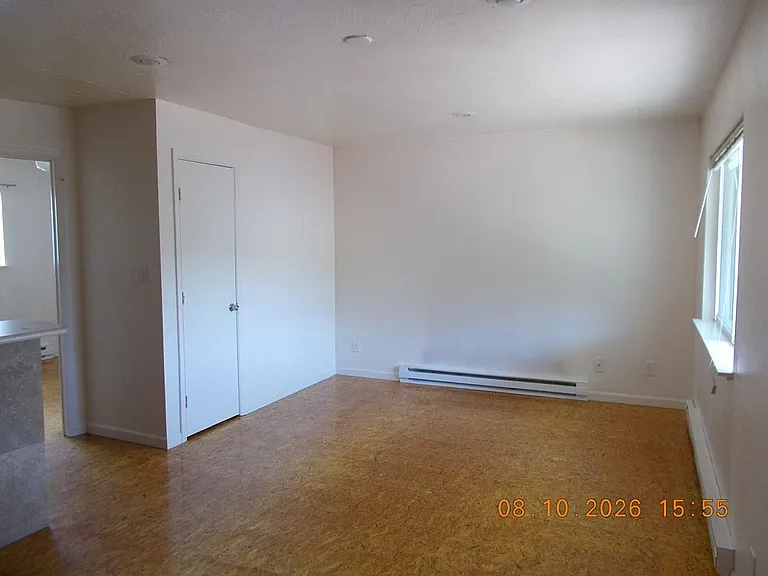 135 E 6th Ave #5 — Photo 5