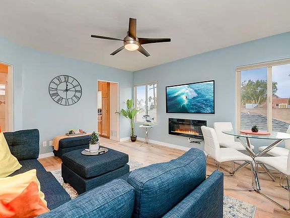 2nd image of 817.5 Island Ct #817.5