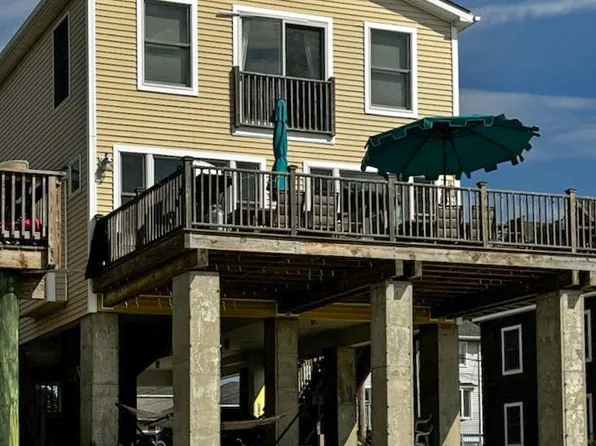 32 Field Ct, Milford, CT 06460