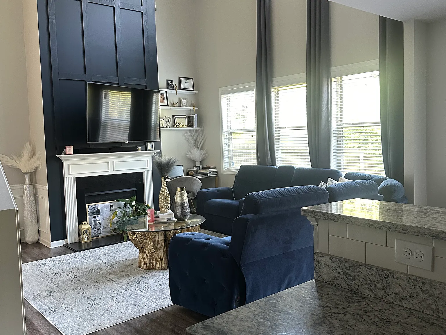 2415 Oakleaf Cir — Photo 3