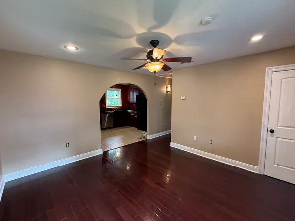 2409 Pecan Dr, Chalmette, LA 70043