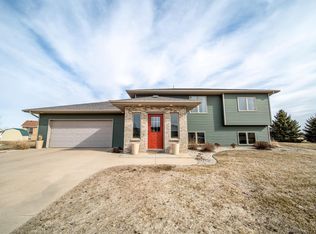 205 Jefferson Ct NE, Racine, MN 55967