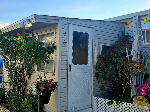 1405 Farrell Ave Trailer 106, Cherry Hill, NJ 08002