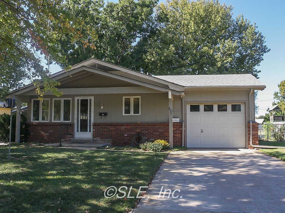 Front view of home