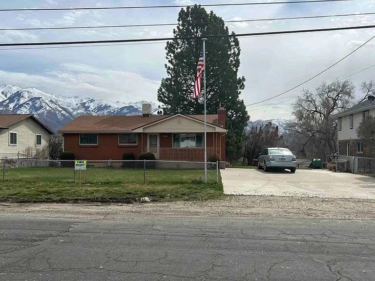 936 Church St — Photo 1