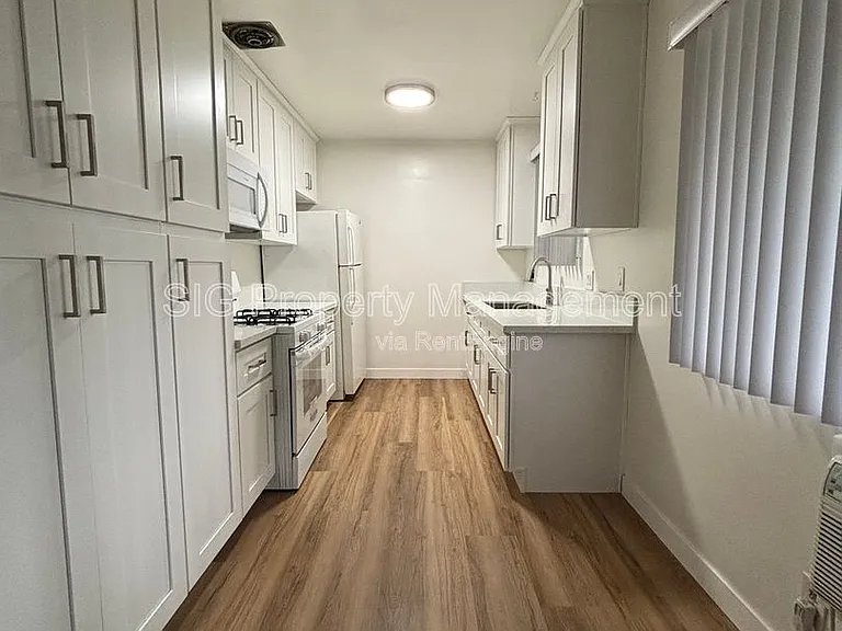 10424 Parr Ave #D — Photo 3