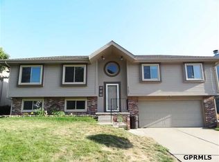 1107 Terry Dr, Bellevue, NE 68123