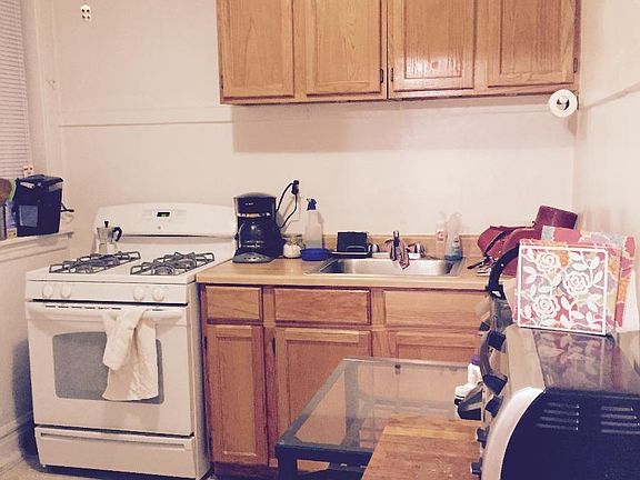 4th image of 2610 W Gunnison St #2A