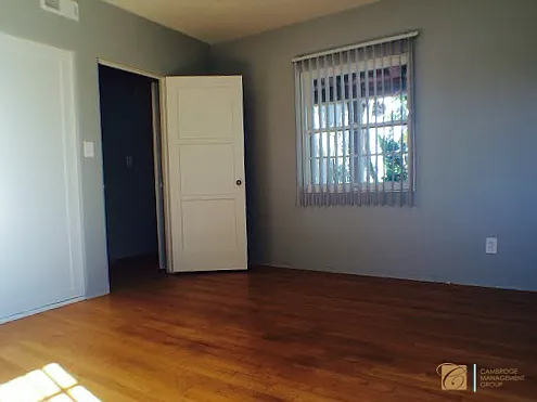 3422-24 Albert St — Photo 9