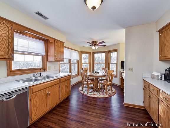 5th image of 562 Bradbury Ln #562