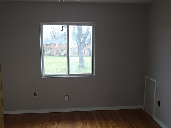 5th image of 4889 Banbury Ct APT 3