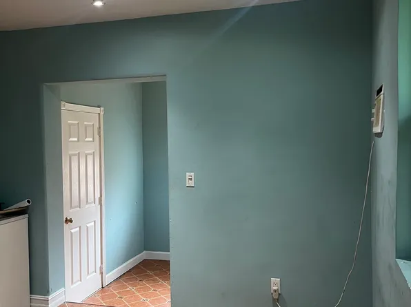 30 Avenue 27 St, Miami, FL 33142