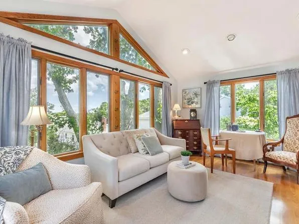 50 Pleasant St Floor 2, Wakefield, MA 01880