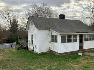 108 Village Ave, Randleman, NC 27317