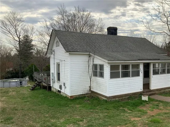 108 Village Ave, Randleman, NC 27317
