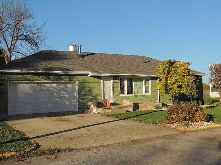 1st image of 202 Fernwood Dr