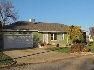 202 Fernwood Dr, Brookville, OH 45309