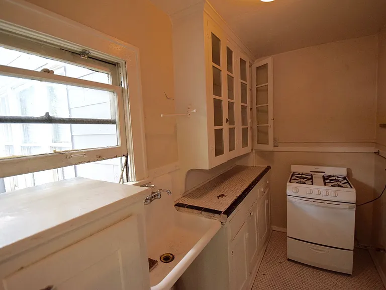 Clayton Place — Photo 3
