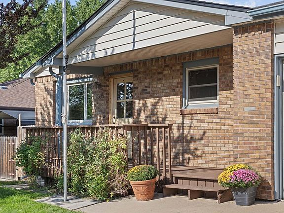 3rd image of 1685 Geneva Cir