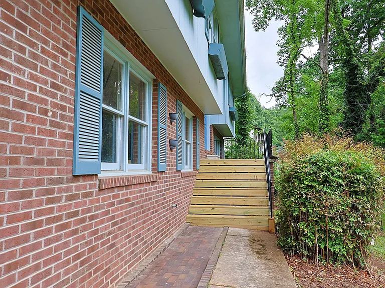 205 Tamassee Dr — Photo 35