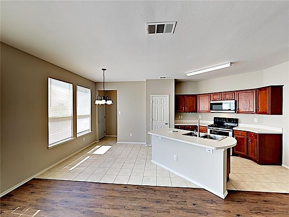 3rd image of 344 Bayberry Dr