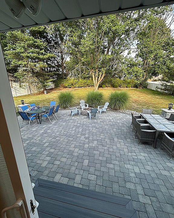 2nd image of 83 Farmingdale Rd