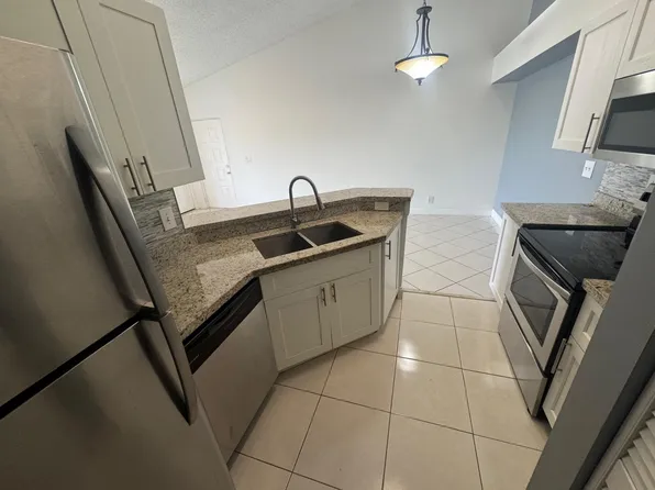 9999 Summerbreeze Dr #218-1, Fort Lauderdale, FL 33322