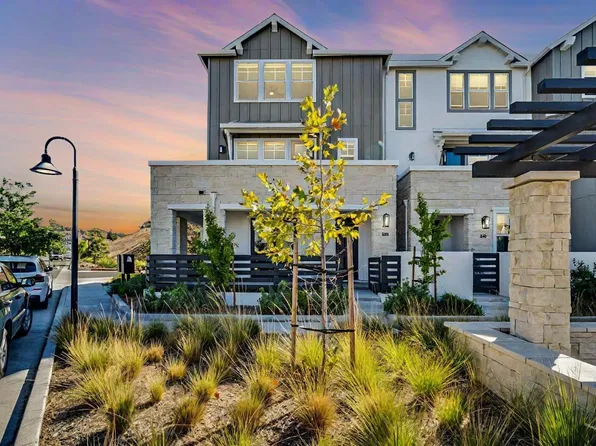 238 Semillon Lane, Santa Rosa, CA 95403