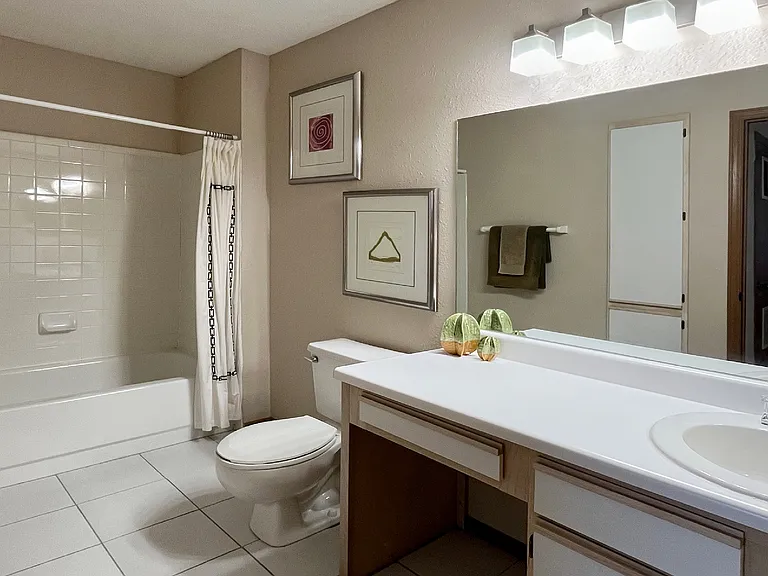 Tanglewood Apartments — Photo 25