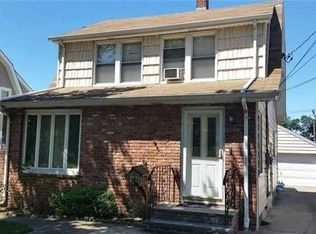 117 Roslyn Rd, Mineola, NY 11501